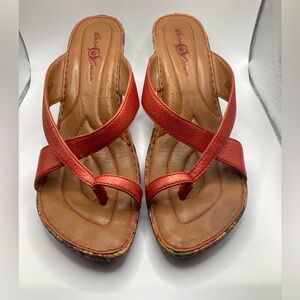 Born Crown Women's Red Strap Split Toe Platform Wedge Sandals - Size 9M